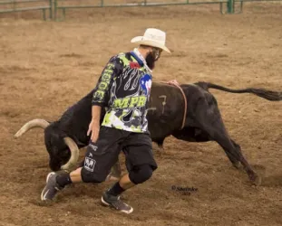 images.rodeoticket.com/infopages1/lazy-v-105-infopages1-12474.webp