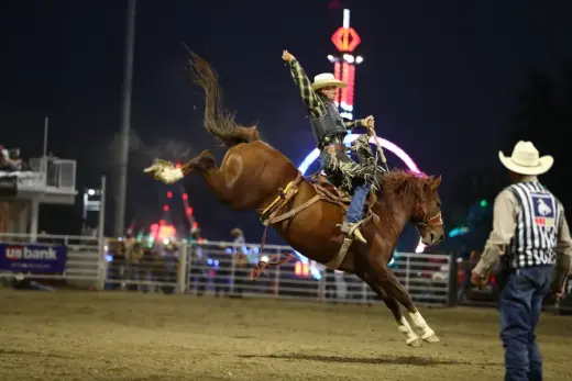 images.rodeoticket.com/infopages2/moses-lake-roundup-infopages2-12725.webp
